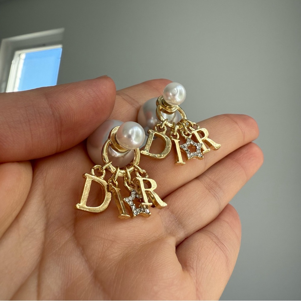 Dior Tribales Pearl and Gold Stud Earrings - Picture 9 of 16